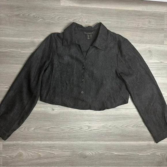 House of Harlow 1960 Black Textured Cropped Button Up Top - Picture 1 of 5